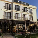 8 Hotel 3*