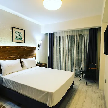 Hotel 8 *