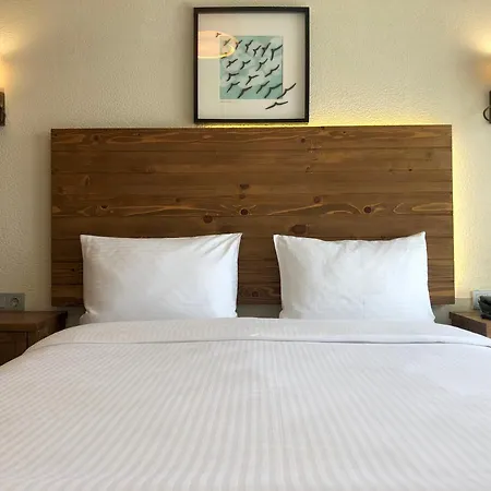 Hotel 8 *