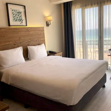 Hotel 8 *